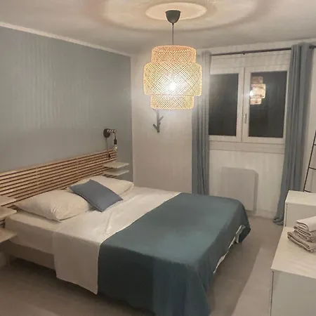 T2 Confort Et Moderne, Climatise Avec Balcon Et Parking, A 10 Min Du Port Et De La *